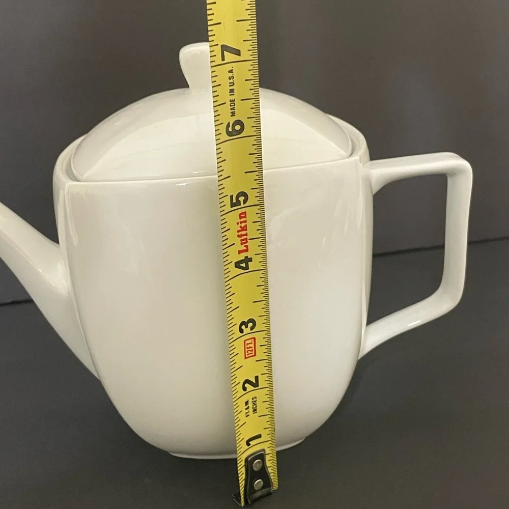 Modern White Ceramic 4 Cup Teapot or Coffee Kettle Like New